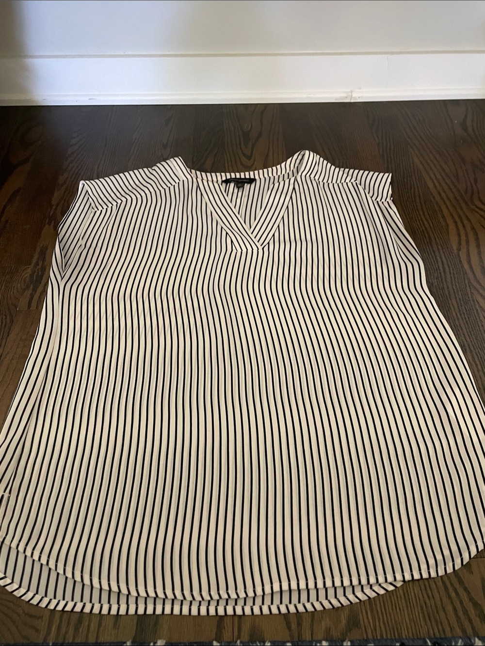 Banana Republic White V-Neck Sleeveless Blouse with Black Stripes